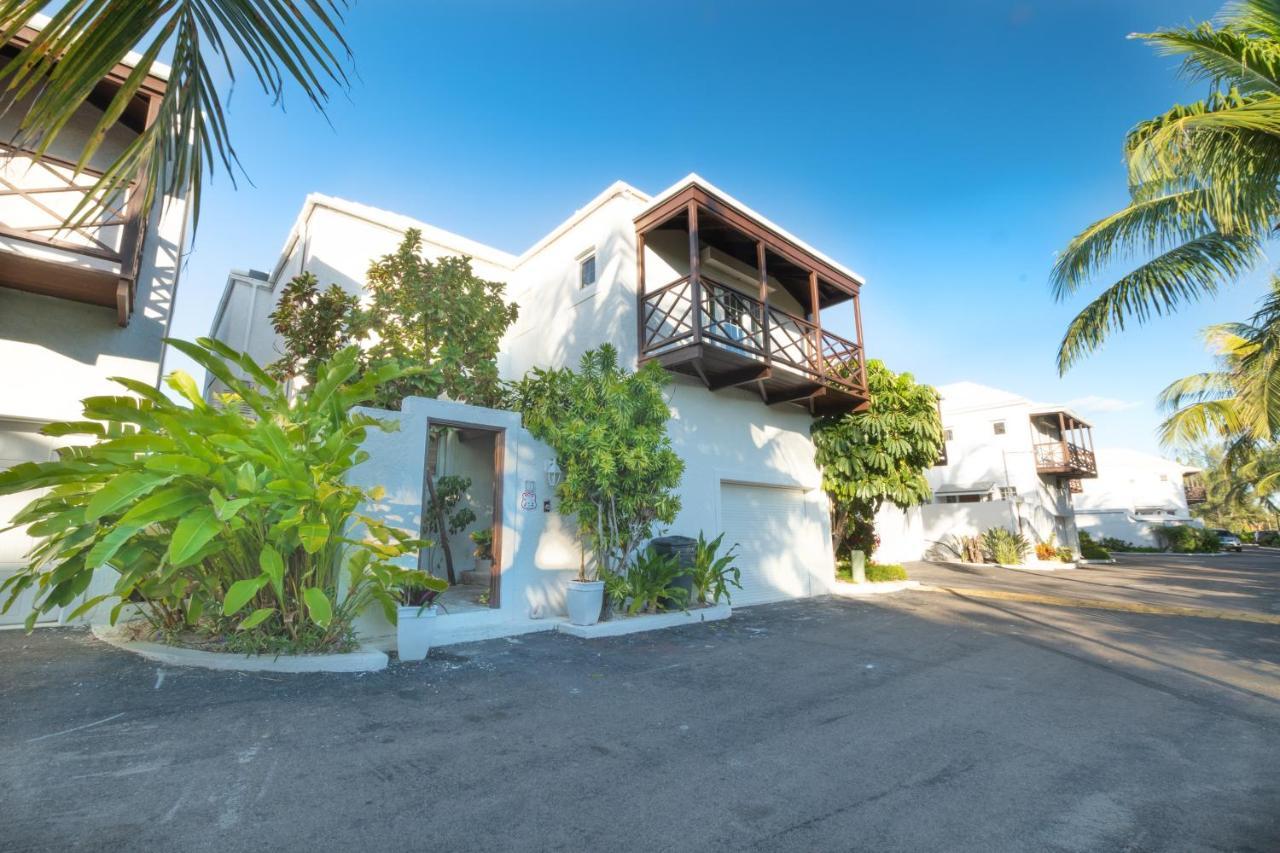 Caprice 9 - Oceanfront Villa - Gated Community With Pool Nassau Exterior photo